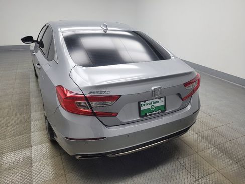 Used 2018 Honda Accord Touring image 6