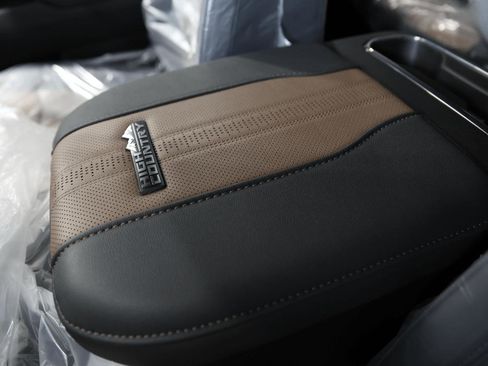 Used 2025 Chevrolet Silverado 2500 High Country w/ Technology Package image 44