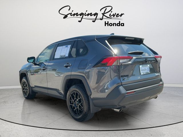 Used 2022 Toyota RAV4 LE FWD image 5