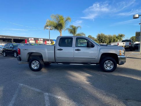 Used 2007 Chevrolet Silverado 2500 LT w/ 2LT Audio Package image 8