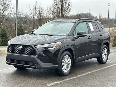 Used 2023 Toyota Corolla Cross LE image 1