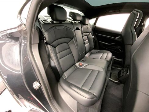 Used 2025 Porsche Taycan image 22