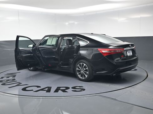 Used 2016 Toyota Avalon XLE Premium image 29