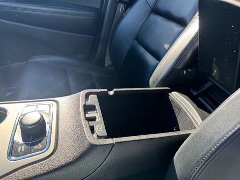 Used 2021 Jeep Grand Cherokee Limited image 24