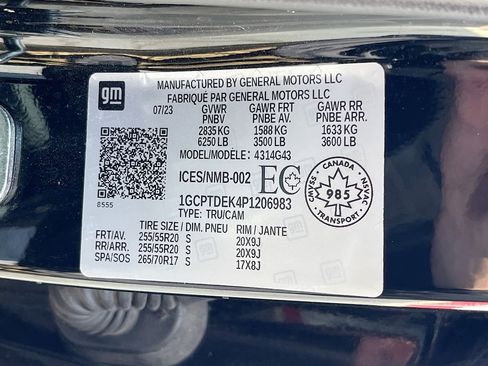 Used 2023 Chevrolet Colorado Z71 w/ Z71 Convenience Package 2 AWD/4WD image 32