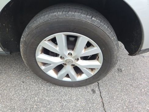 Used 2013 Nissan Murano S image 24