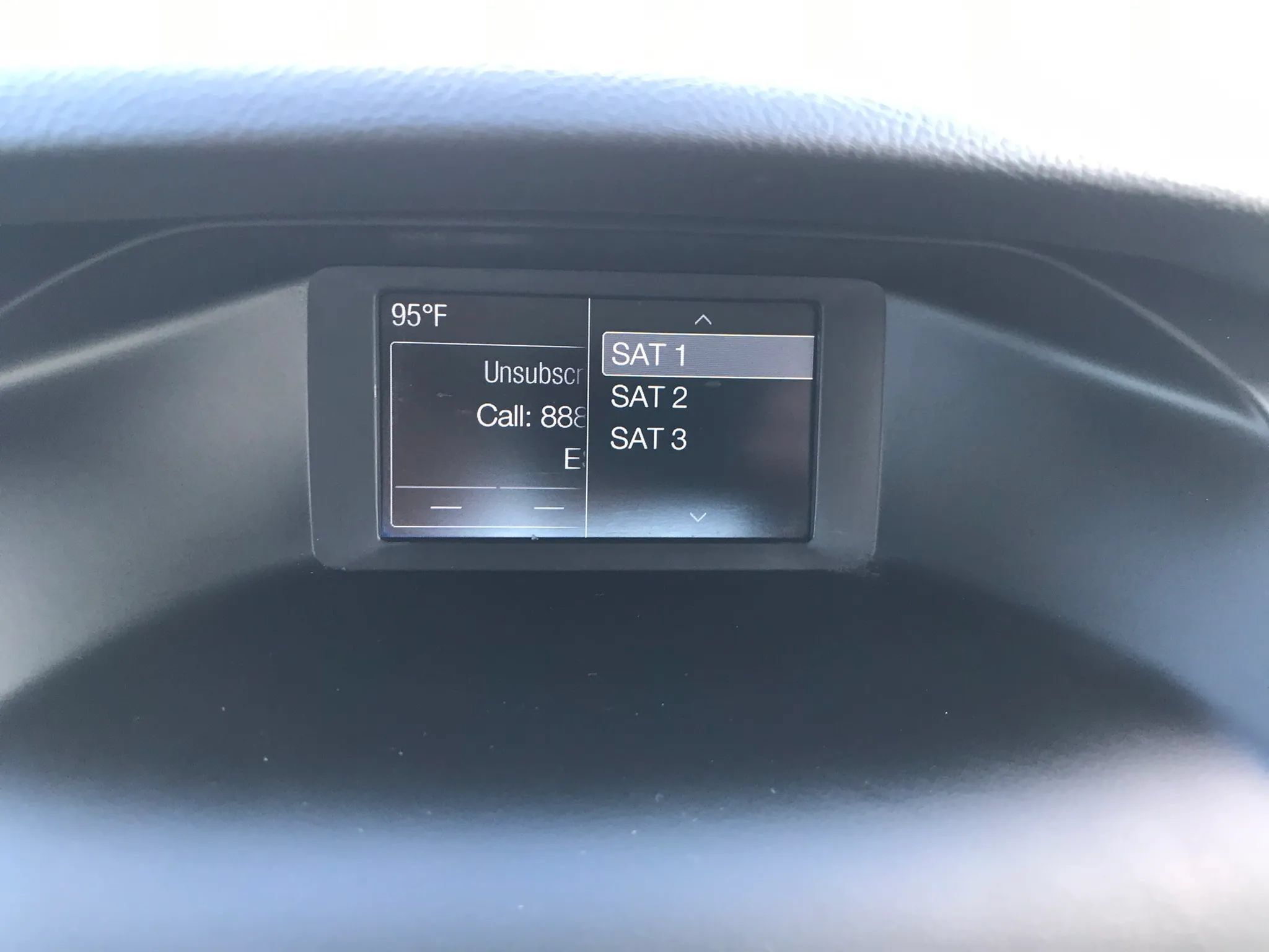 Used 2018 Ford Focus SE w/ SE Appearance Package FWD image 22