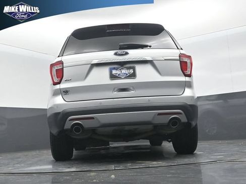 Used 2017 Ford Explorer XLT w/ Equipment Group 202A FWD image 22