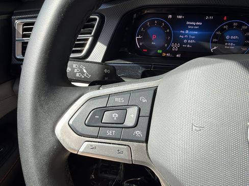 Used 2024 Volkswagen Atlas Peak Edition SE AWD/4WD image 30