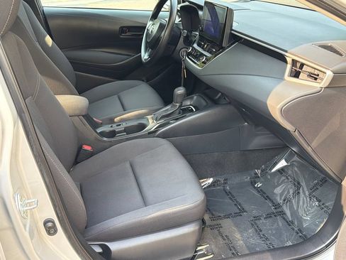 Used 2023 Toyota Corolla LE FWD image 9