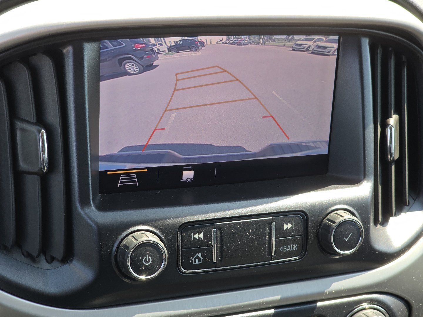 Used 2019 GMC Canyon SLE w/ Elevation Edition AWD/4WD image 3