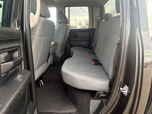 Used 2017 RAM 1500 Express w/ Black Ram 1500 Express Group image 10