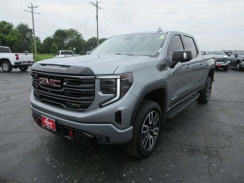 Certified 2025 GMC Sierra 1500 AT4 w/ AT4 Premium Package AWD/4WD image 11