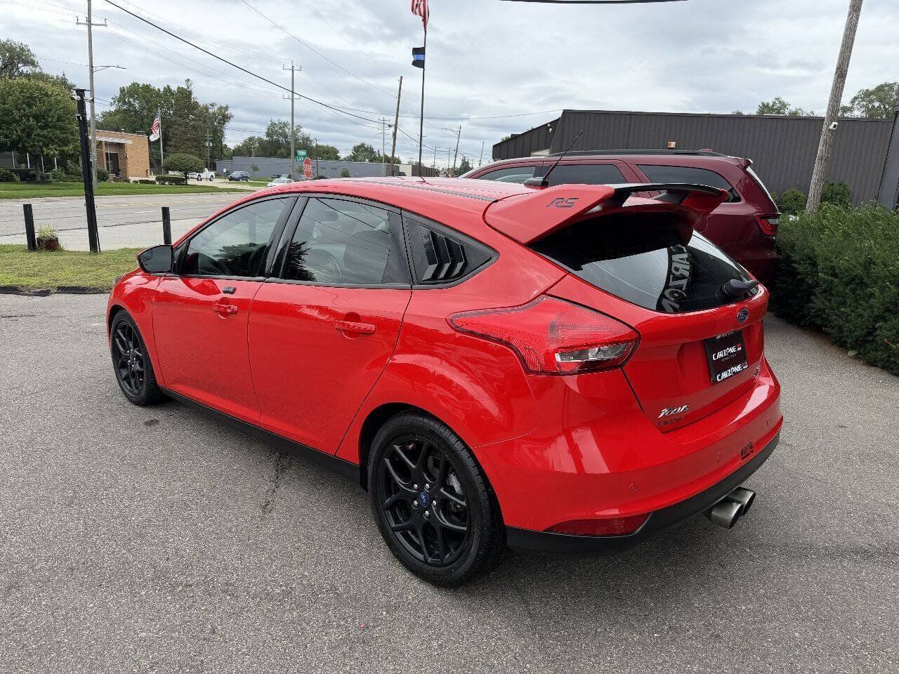 Used 2016 Ford Focus SE w/ Equipment Group 201A FWD image 6