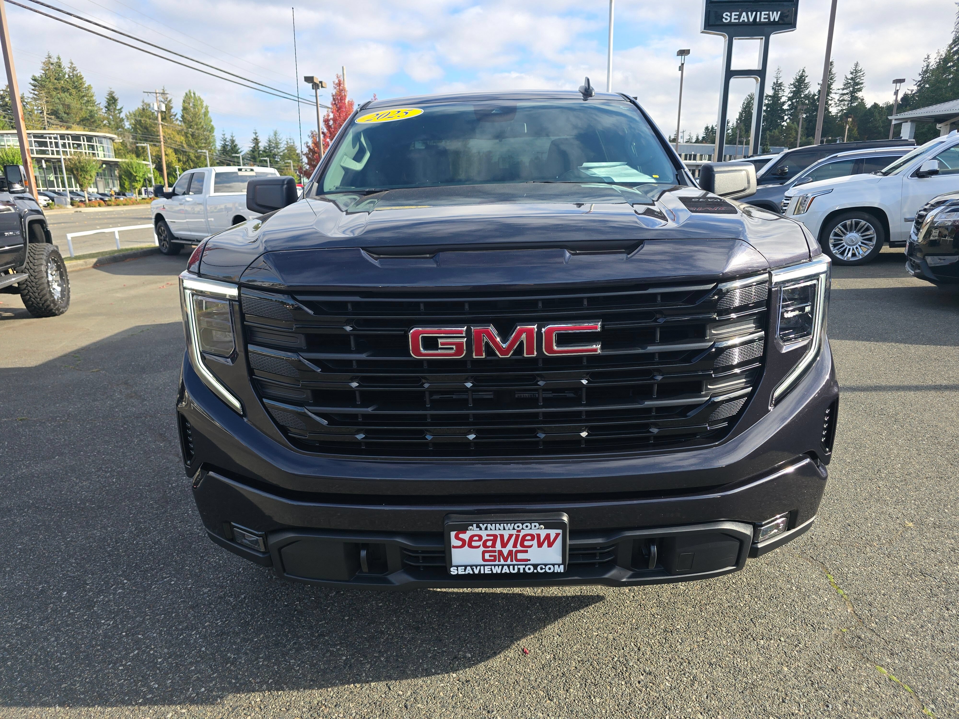 Used 2025 GMC Sierra 1500 Elevation AWD/4WD image 2
