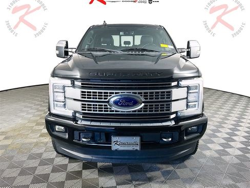Used 2019 Ford F250 Platinum w/ FX4 Off-Road Package image 2