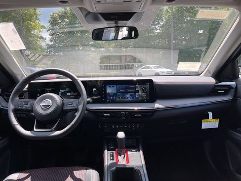 New 2025 Nissan Kicks SR w/ SR Premium Package image 6