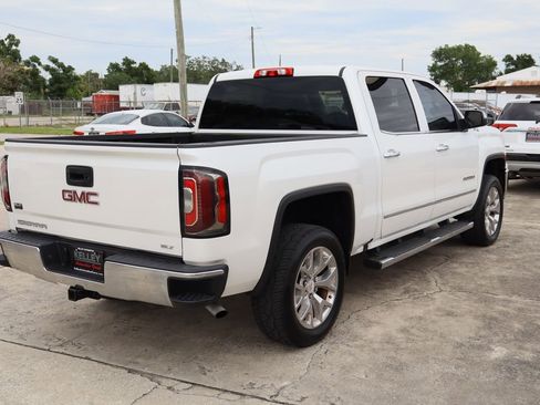 Used 2018 GMC Sierra 1500 SLT w/ SLT Premium Package AWD/4WD image 9