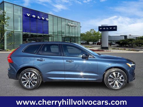 Used 2024 Volvo XC60 B5 Plus w/ Protection Package Premier image 8