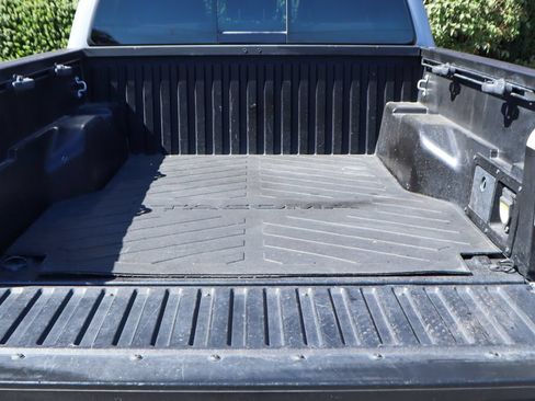 Used 2020 Toyota Tacoma TRD Off-Road AWD/4WD image 8