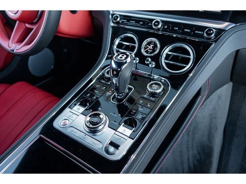 Used 2023 Bentley Continental GT V8 image 40