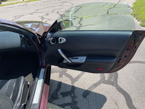 Used 2006 Nissan 350Z Touring image 33