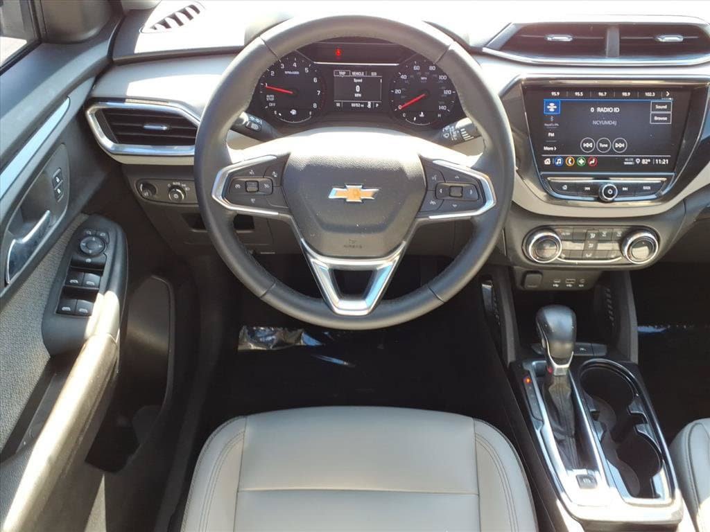 Used 2021 Chevrolet TrailBlazer LT w/ Premium Seating Package FWD image 30