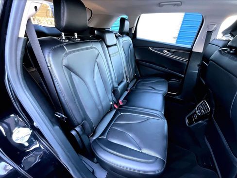 Used 2022 Lincoln Nautilus Reserve w/ Monochromatic Package image 19