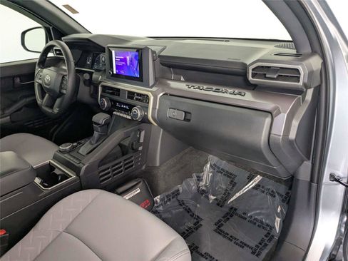 Certified 2024 Toyota Tacoma SR5 AWD/4WD image 30