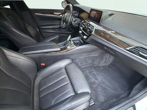 Used 2020 BMW 540i w/ M Sport Package image 23