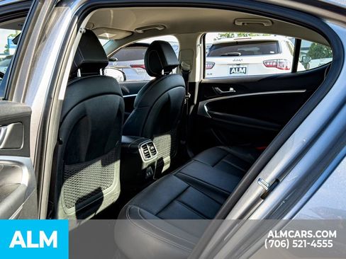 Used 2025 Genesis G70 2.5T RWD image 12