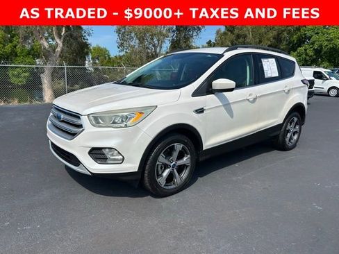 Used 2017 Ford Escape SE w/ SE Leather Comfort Package image 3
