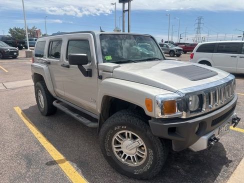 Used 2009 HUMMER H3 AWD/4WD image 3