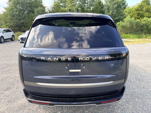 Used 2025 Land Rover Range Rover SE AWD/4WD image 4
