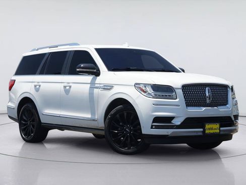 Used 2020 Lincoln Navigator Reserve w/ Luxury Package AWD/4WD image 2