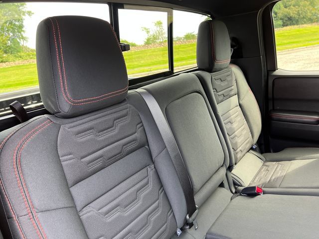 Used 2025 Nissan Frontier PRO-4X AWD/4WD image 31