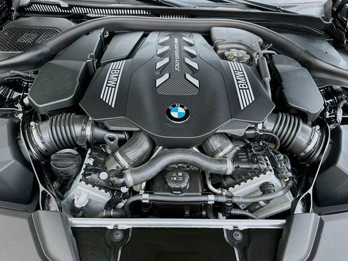 Used 2023 BMW M550i xDrive AWD/4WD image 27