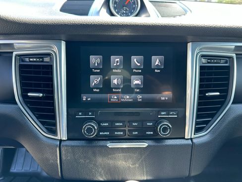 Used 2017 Porsche Macan AWD/4WD image 23