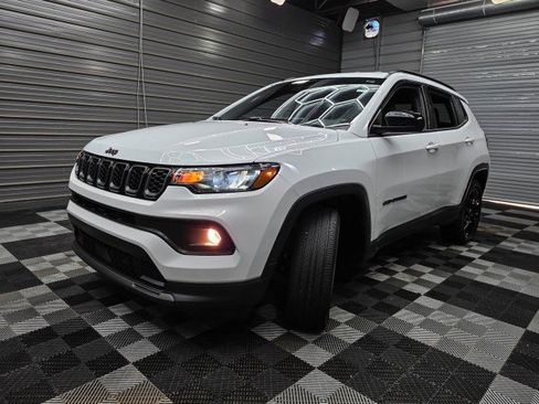 Used 2025 Jeep Compass Latitude w/ Altitude Special Edition AWD/4WD image 37