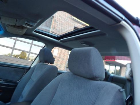 Used 2002 Nissan Maxima SE image 16