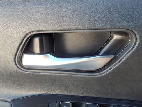 New 2026 Nissan Kicks SR image 17