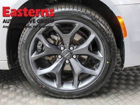 Used 2023 Chrysler 300 S image 32