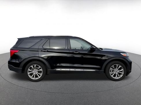 Used 2023 Ford Explorer Limited image 16