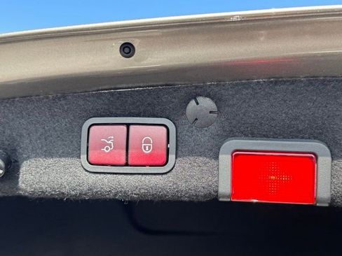 Used 2020 Mercedes-Benz C 300 4MATIC Sedan image 10