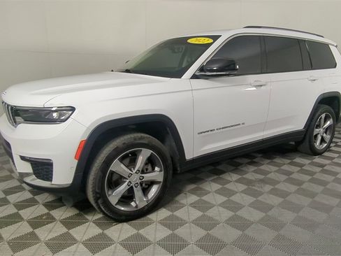 Certified 2022 Jeep Grand Cherokee L Limited w/ Luxury Tech Group II image 9