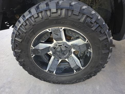 Used 2014 Ford F150 Raptor w/ Equipment Group 801A Luxury image 29