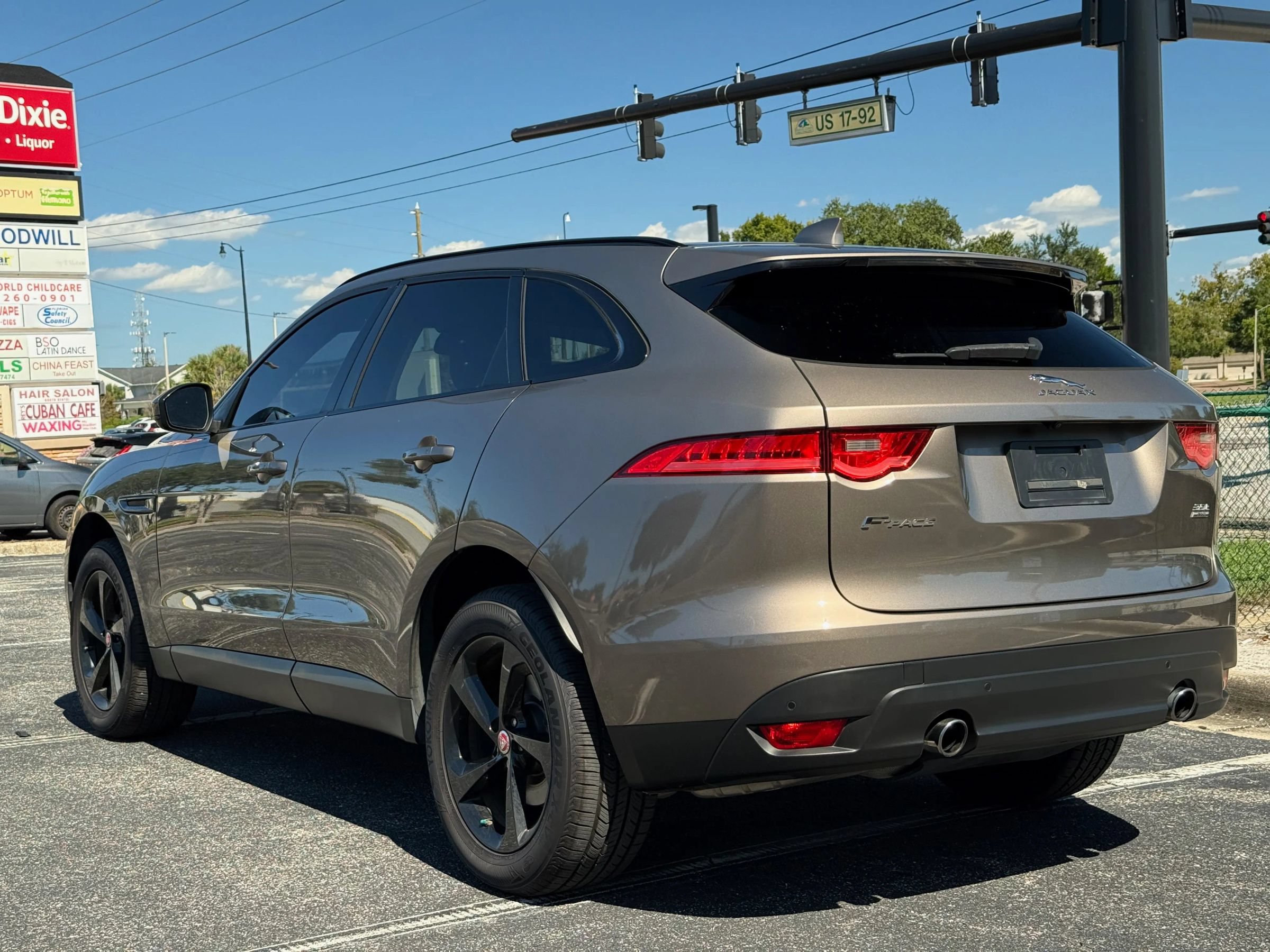 Used 2017 Jaguar F-PACE Prestige AWD/4WD image 7