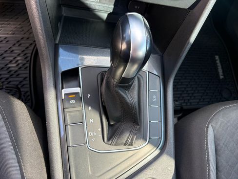 Used 2018 Volkswagen Tiguan S FWD image 21