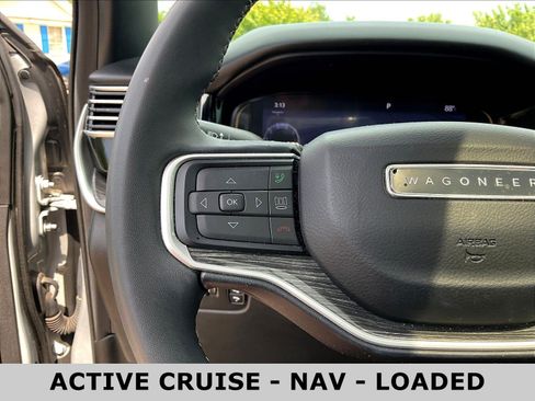 Used 2022 Jeep Wagoneer Series III w/ Premium Group I AWD/4WD image 11