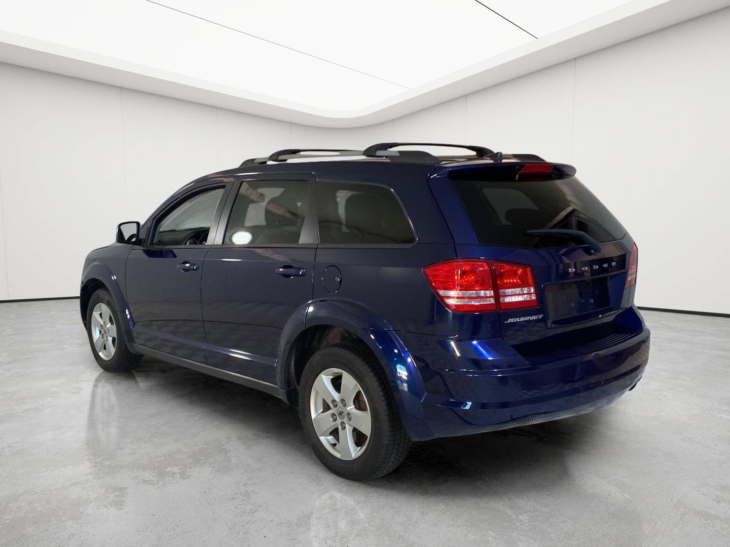 Used 2018 Dodge Journey SE w/ Connectivity Group FWD image 4